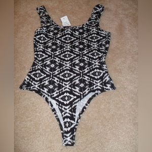 Juniors hot gal brand black white colored tank body shirt size small new